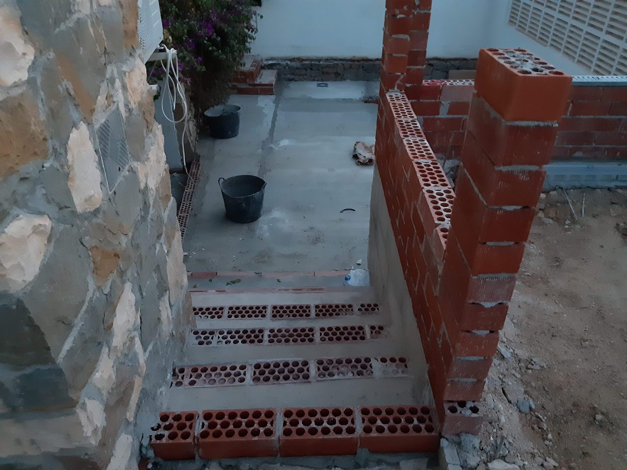 Mixing mortar step by step